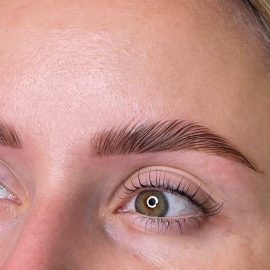 Ламинирование и окрашивание бровей